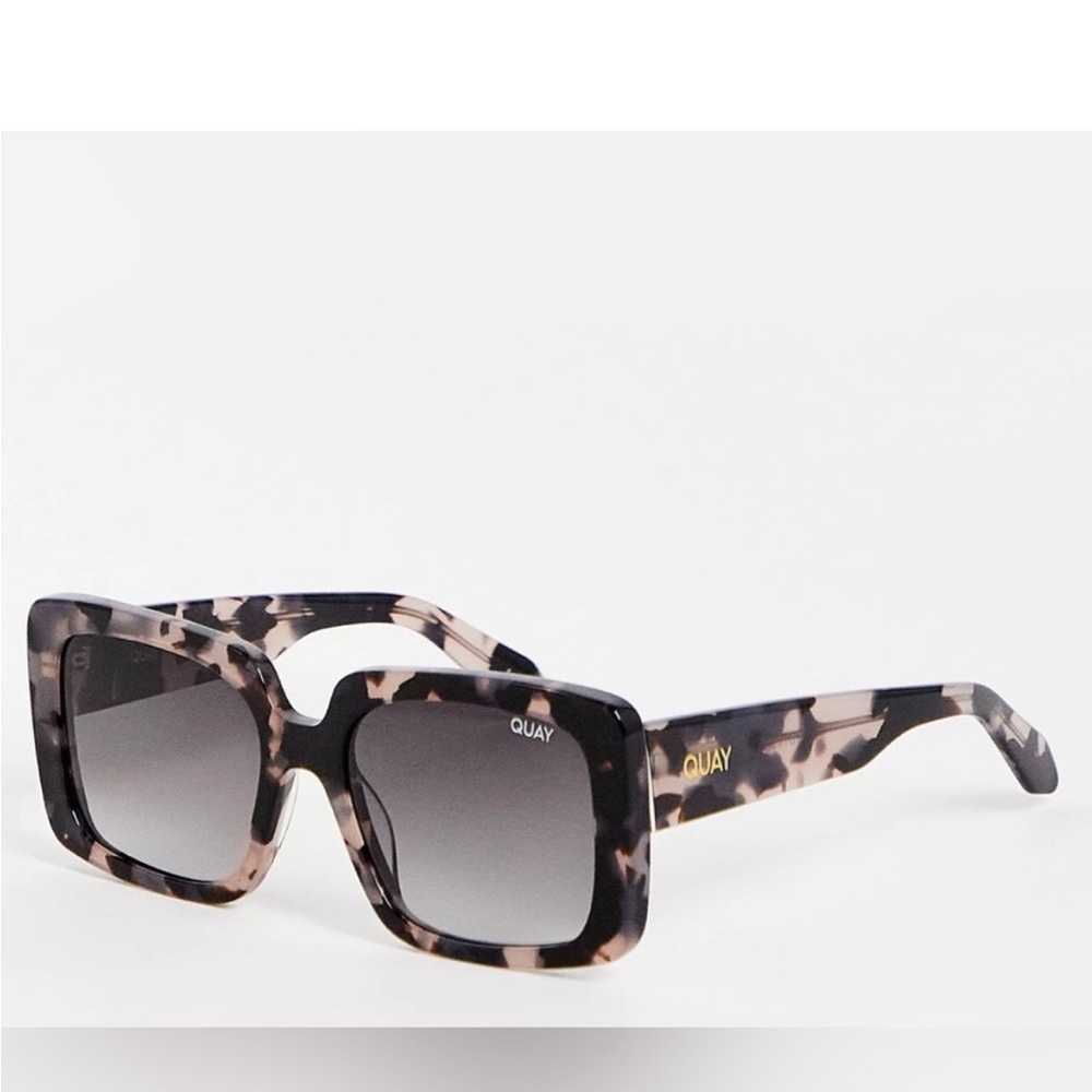 Women's Quay "Total Vibe" Sunglasses Like NEW